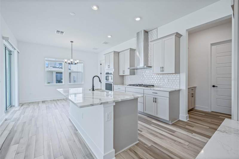 5 bedroom Single Family Residence at 17422 HONEYBELL TANGELO COURT, NORTHLAKE AT OVATION, WINTER GARDEN — photo 3
