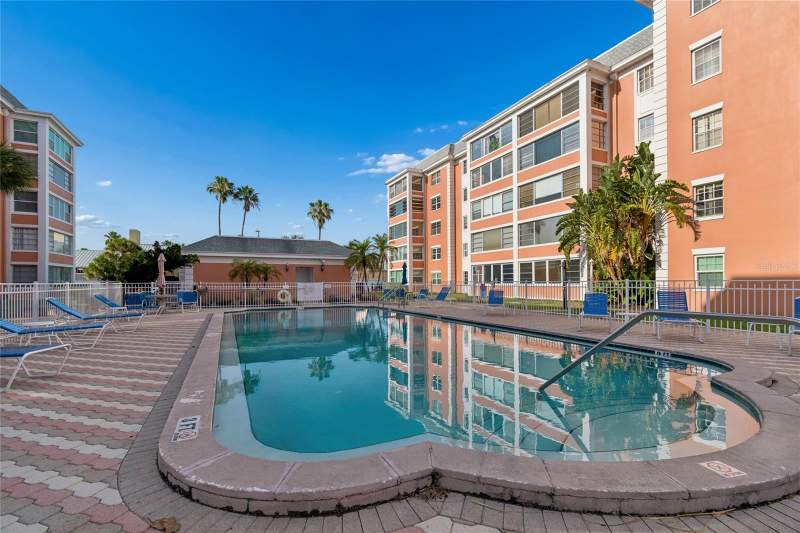2 bedroom Condominium at 1900 68TH STREET #210, CROSSWINDS COLONY ONE CONDO, ST PETERSBURG — photo 2