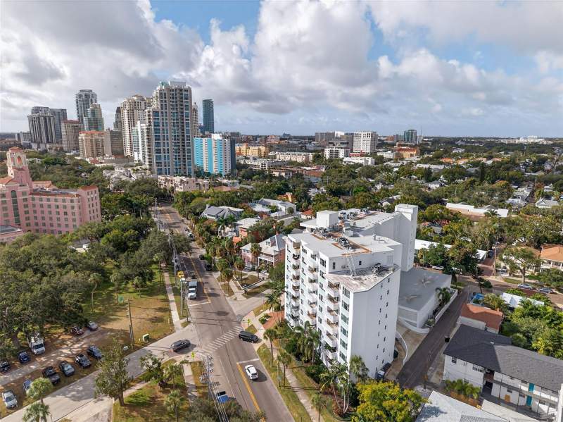Harbour Hill Condo