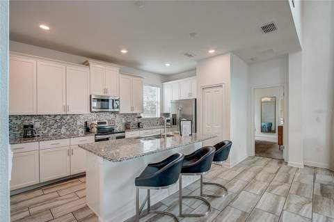 4761 Kings Castle Circle, Kissimmee FL - photo 9 of 50