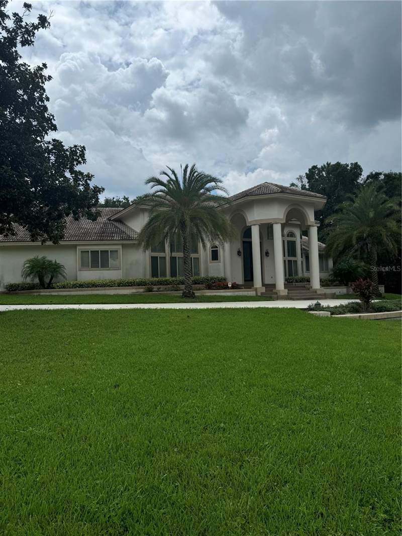 8 bedroom Single Family Residence at 1040 Sweetwater Club Boulevard, Sweetwater Club Unit 4, Longwood — photo 2