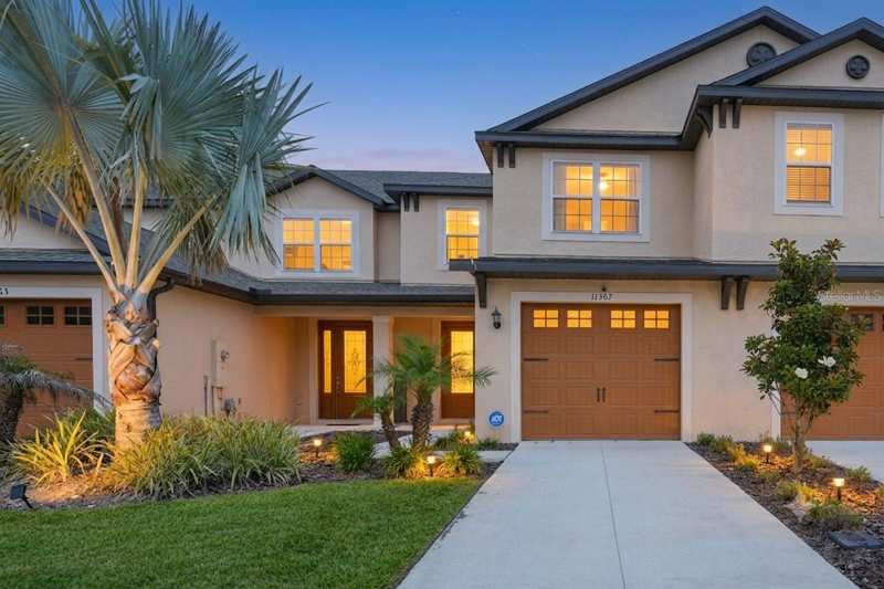 3 bedroom Townhouse at 11367 Cay Spruce Way, Mirada Prcl 21-2, San Antonio — photo 1