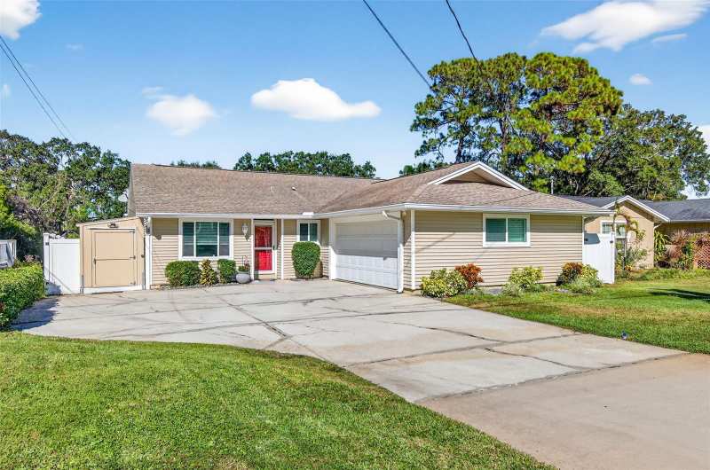 3 bedroom Single Family Residence at 2366 Pembrook Drive, Gulf Breeze Estates, Clearwater — photo 1