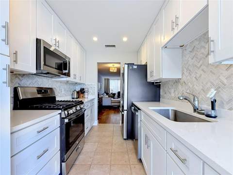 5925 Shore Boulevard #107, Gulfport FL - photo 10 of 46