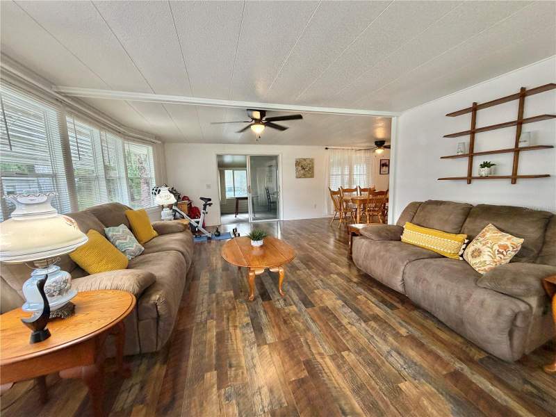 2 bedroom Mobile Home at 103 Tamarisk Way, Hawthorne At Leesburg A Coop, Leesburg — photo 2