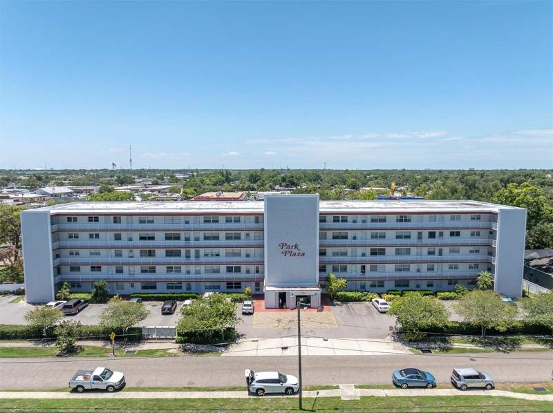 1 bedroom Condominium at 5060 76th Avenue #402, Park Plaza Apts Condo, Pinellas Park — photo 2