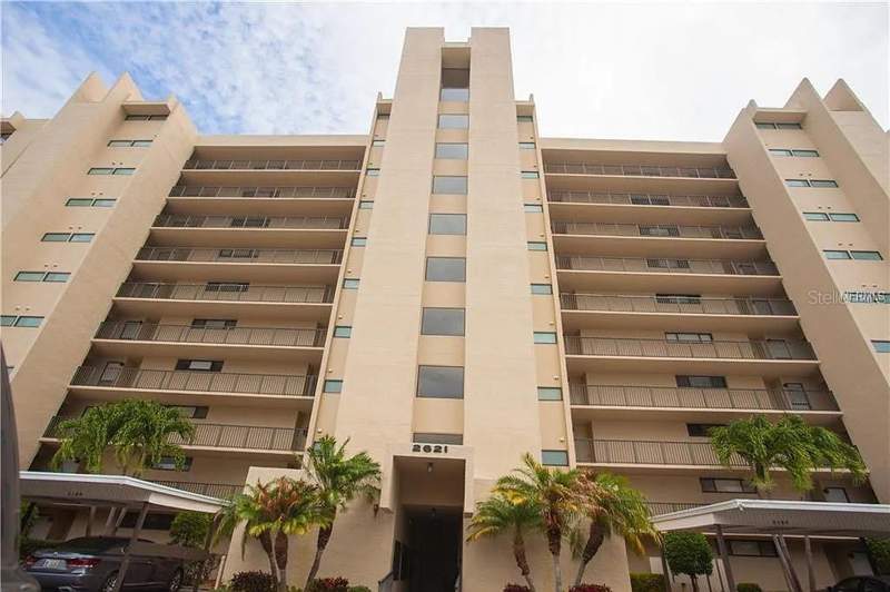 1 bedroom Condominium at 2621 Cove Cay Drive #105, Cove Cay 26-21 Village II, Clearwater — photo 2