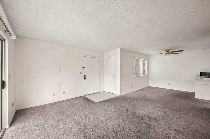 1 bedroom Condominium at 6519 W Newberry Road #1111, Oaks, Gainesville — photo 5