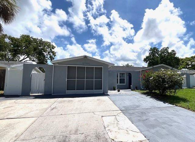 3 bedroom Single Family Residence at 9104 Crabtree Lane, Embassy Hills, Port Richey — photo 2