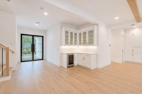 4608 W El Prado Boulevard, Tampa FL - photo 7 of 54