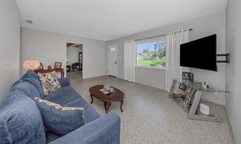 2 bedroom Single Family Residence at 6191 6th Avenue, Courts Rep, St Petersburg — photo 5