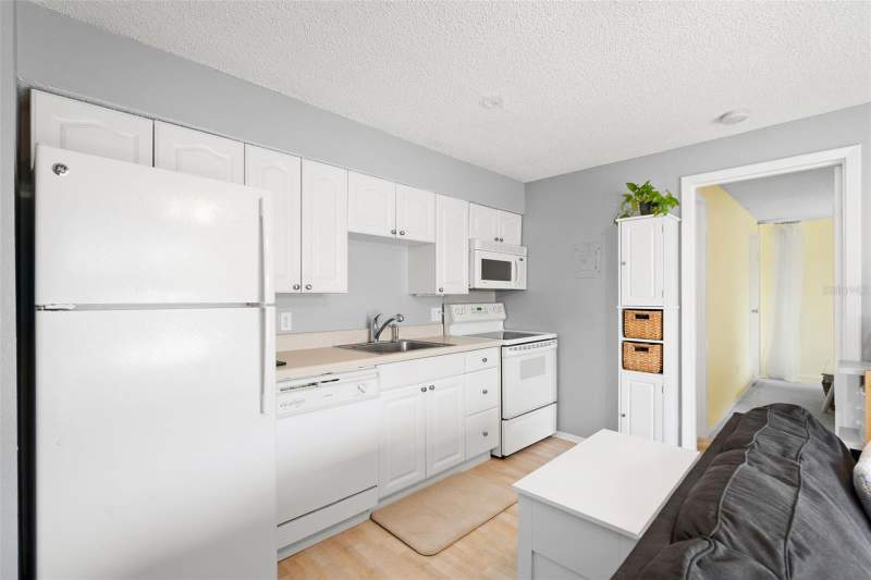 1 bedroom Condominium at 4215 E Bay Drive #1701G, Woodside Village Condo, Clearwater — photo 2