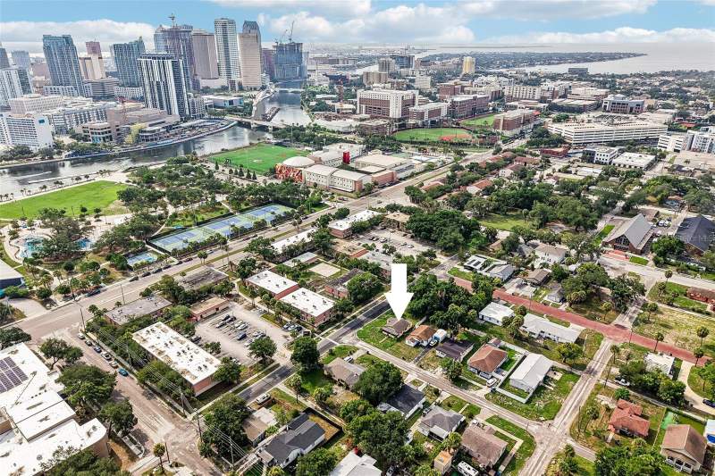 2 bedroom Single Family Residence at 1002 W Nassau Street, Munros & Clewiss Add, Tampa — photo 3
