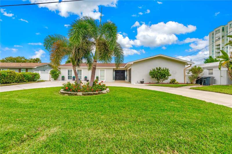 3 bedroom Single Family Residence at 450 64th Avenue, Three Palms Point, St Pete Beach — photo 5