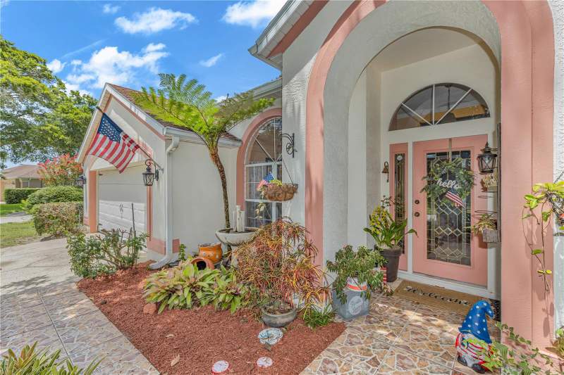 4 bedroom Single Family Residence at 1587 HUNTERS STAND RUN, HUNTERS STAND AT CARILLON, OVIEDO — photo 3