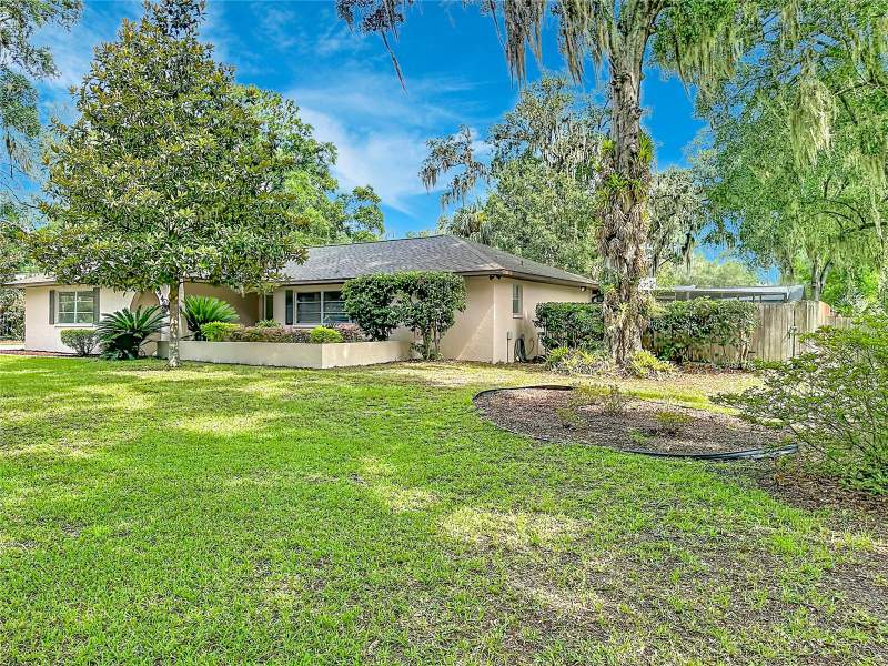 4 bedroom Single Family Residence at 3944 NW 40th Court, Foxfire Woods, Gainesville — photo 5