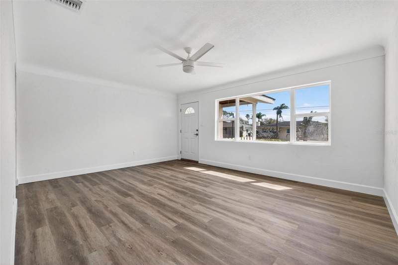 2 bedroom Single Family Residence at 211 89TH AVENUE, SUN-LIT SHORES, ST PETERSBURG — photo 5