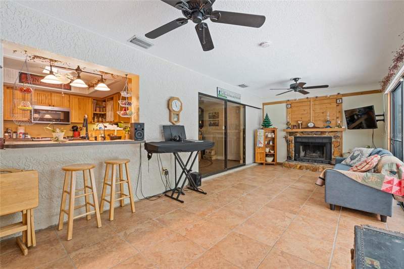 4 bedroom Single Family Residence at 155 Woodcutter Lane, West Lake Village, Palm Harbor — photo 4