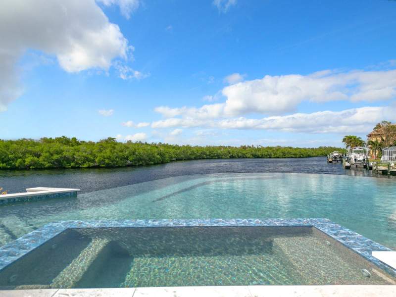 5 bedroom Single Family Residence at 14201 Bay Drive, Bay Harbour Estates, Fort Myers — photo 3