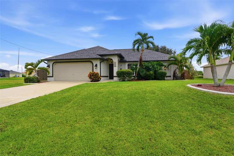 3 bedroom Single Family Residence at 304 NE 20th Terrace, Cape Coral, Cape Coral — photo 1
