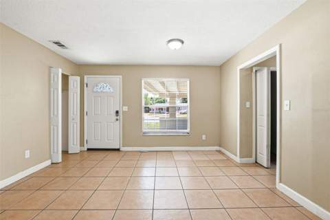 1729 Flores Court, Orlando FL - photo 11 of 39
