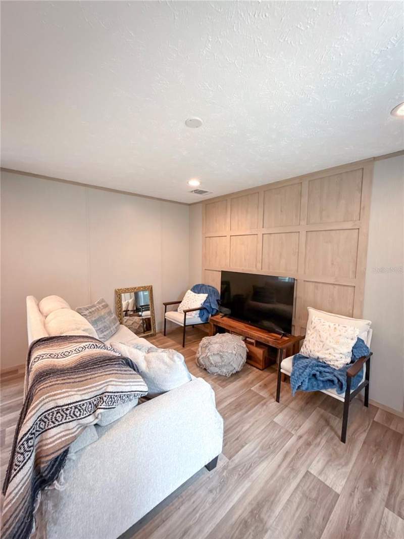 2 bedroom Manufactured Home at 17690 SE 35th Terrace, Deerwood, Inglis — photo 3