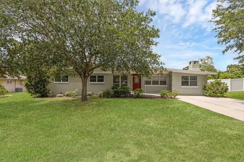 3 bedroom Single Family Residence at 203 E Lakeview Avenue, Eustis Highland Park, Eustis — photo 1