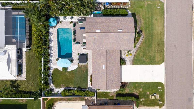 3 bedroom Single Family Residence at 5875 Leeland Street, Bayway Isles, St Petersburg — photo 2