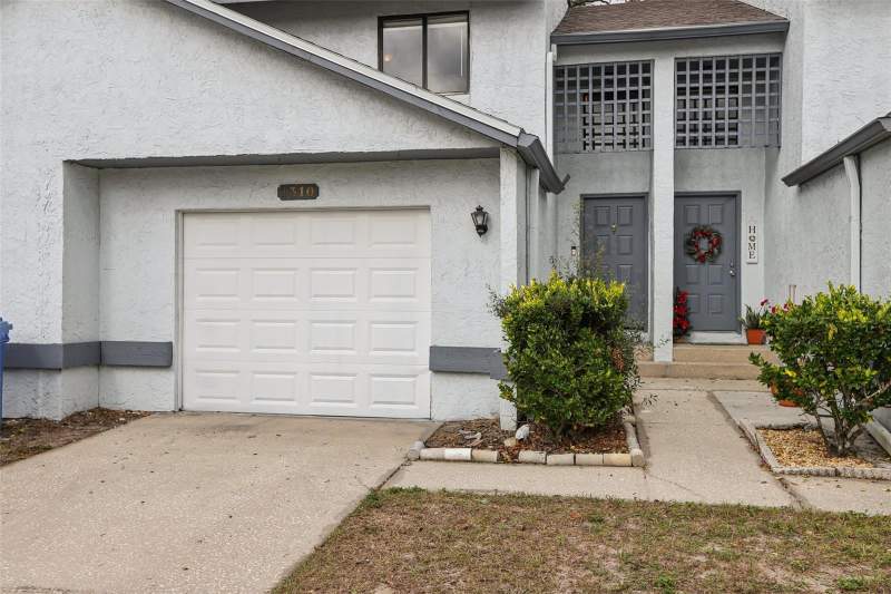 2 bedroom Townhouse at 1310 Mountain View Drive #105, Carlyle Garden Twnhms A Con, Tampa — photo 2