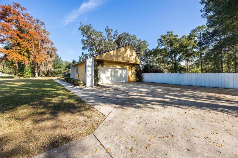 4 bedroom Single Family Residence at 3811 SW 82nd Street, Kenwood, Gainesville — photo 4