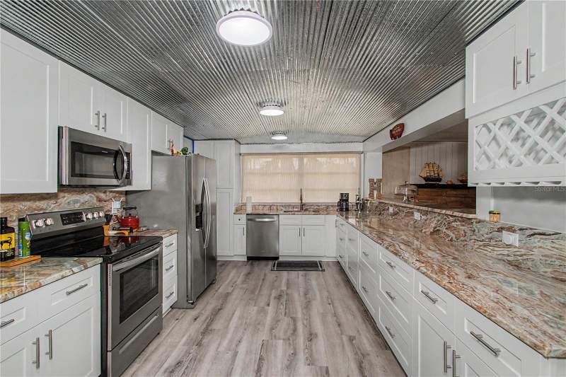 3 bedroom Single Family Residence at 56440 Water Oak Road, Astor Forest Campsites, Astor — photo 4