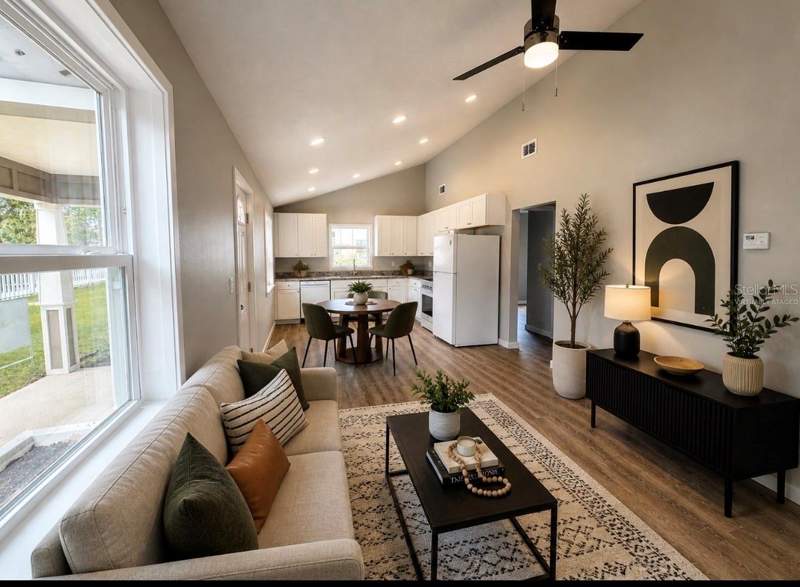 2 bedroom Single Family Residence at 351 N Main Avenue, Edge’S Second Addition To The Town Of Groveland, Groveland — photo 5