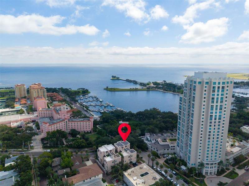 4 bedroom Townhouse at 500 Beach Drive, Bay Shore Rev, St Petersburg — photo 2