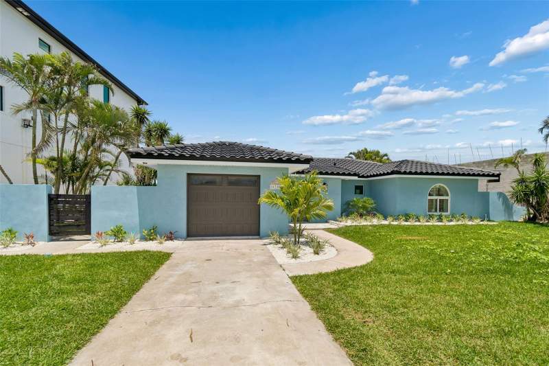 3 bedroom Single Family Residence at 10238 Tarpon Drive, Paradise Island 2nd Add, Treasure Island — photo 2