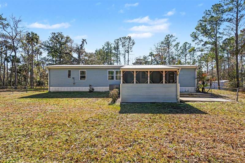 2 bedroom Manufactured Home at 24421 Trespass Trail, Holiday Haven Campsites, Astor — photo 2