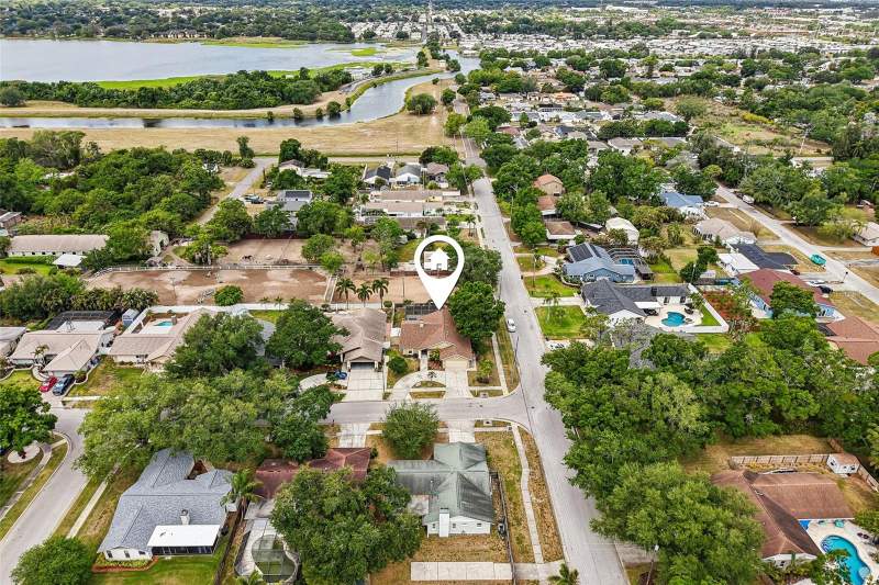 4 bedroom Single Family Residence at 12596 93rd Way, Shadow Pines Estates, Largo — photo 2