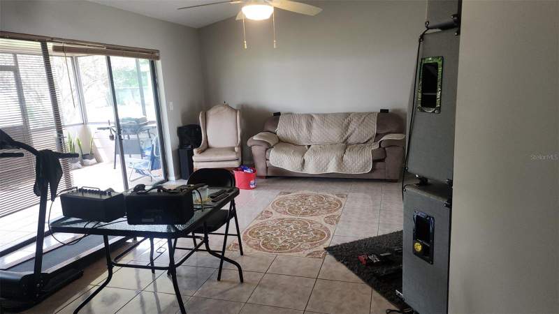 3 bedroom Single Family Residence at 811 Savona Place, Poinciana Village 2 Nbhd 1, Kissimmee — photo 4