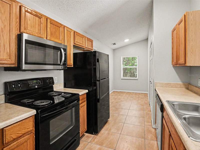 3 bedroom Single Family Residence at 2481 Winchester Boulevard, Remington Pointe, Kissimmee — photo 2