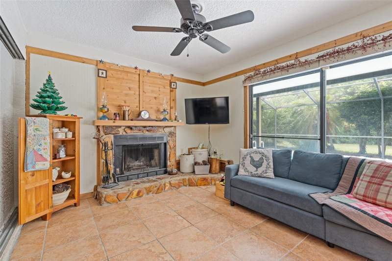 4 bedroom Single Family Residence at 155 Woodcutter Lane, West Lake Village, Palm Harbor — photo 2