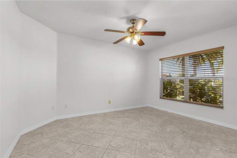 3 bedroom Single Family Residence at 3310 NW 5th Terrace, Cape Coral, Cape Coral — photo 5