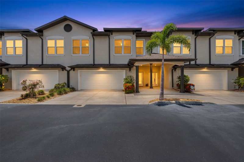 3 bedroom Townhouse at 763 Date Palm Lane, Villas At Date Palm, St Petersburg — photo 1