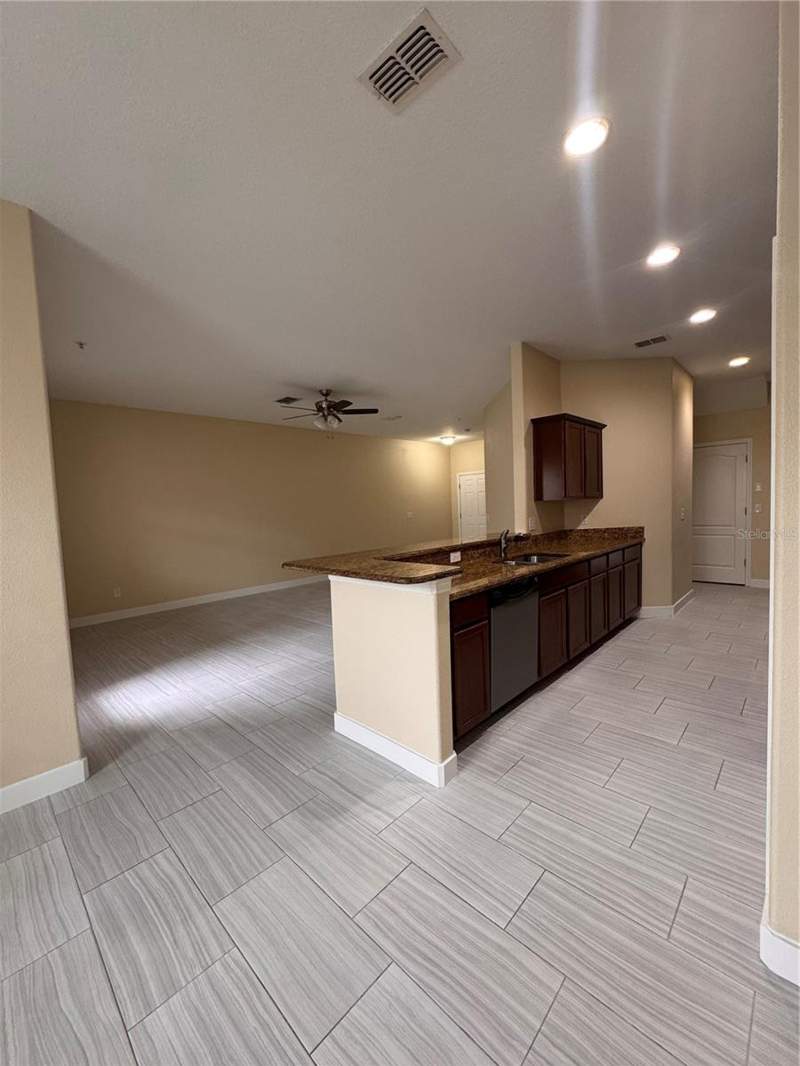 3 bedroom Townhouse at 15511 Campden Street, Stoneybrook West I, Winter Garden — photo 5