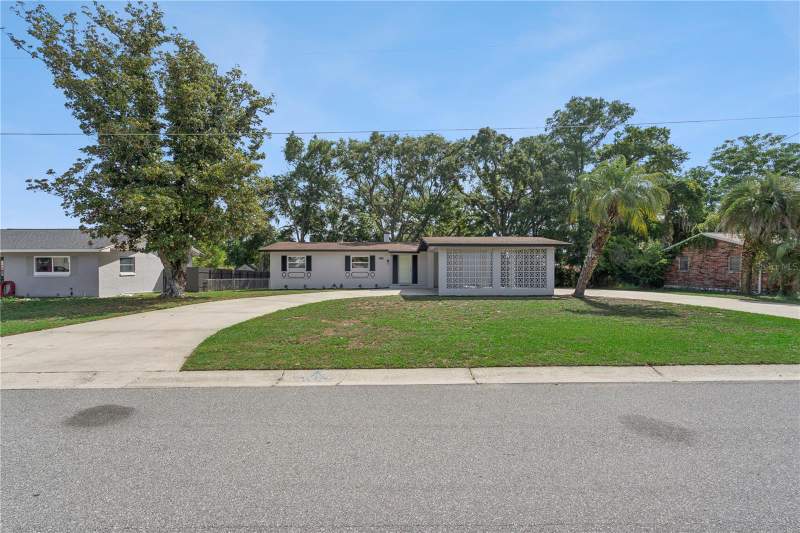 3 bedroom Single Family Residence at 1310 LEE COURT, LEESBURG BEVERLY SHORES, LEESBURG — photo 2