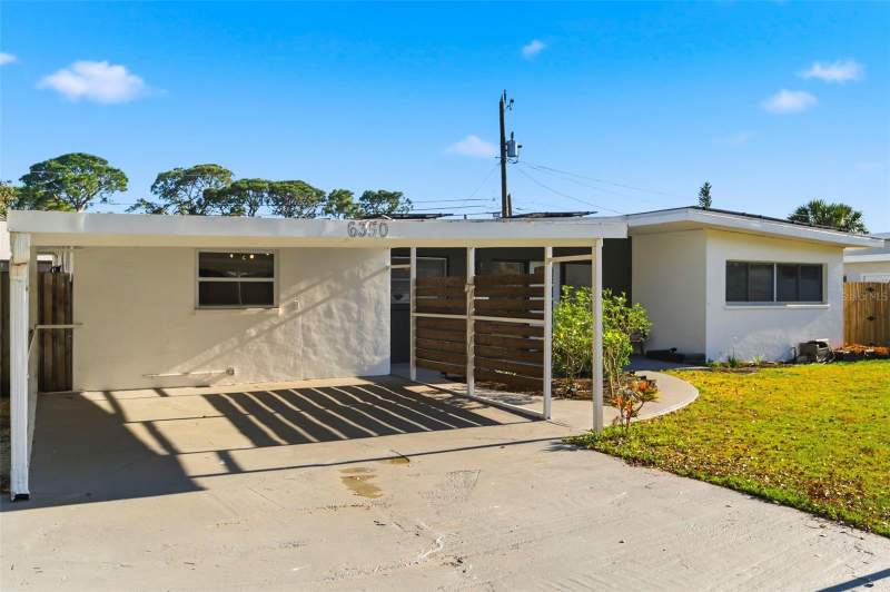 3 bedroom Single Family Residence at 6350 Hampton Drive N, Garden Manor Sec 1, St Petersburg — photo 2