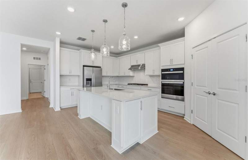 3 bedroom Single Family Residence at 9738 Autumn Ridge Avenue, Spencer Glen North, Riverview — photo 3
