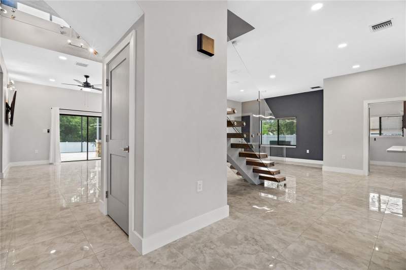 4 bedroom Single Family Residence at 541 W LAKE BRANTLEY ROAD, FOREST SLOPES-511, ALTAMONTE SPRINGS — photo 4