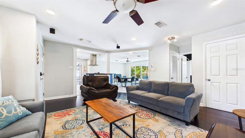 3 bedroom Single Family Residence at 6400 Pelican Drive, Pelican Creek Sub, St Petersburg — photo 5