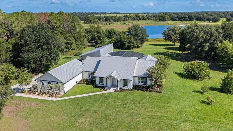 5 bedroom Single Family Residence at 19415 VILLA CITY ROAD, RANCH CLUB, GROVELAND — photo 1