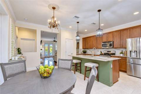 6810 Muncaster Court, Tampa FL - photo 15 of 84