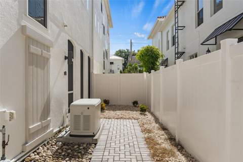 404 S Melville Avenue #4, Tampa FL - photo 6 of 6